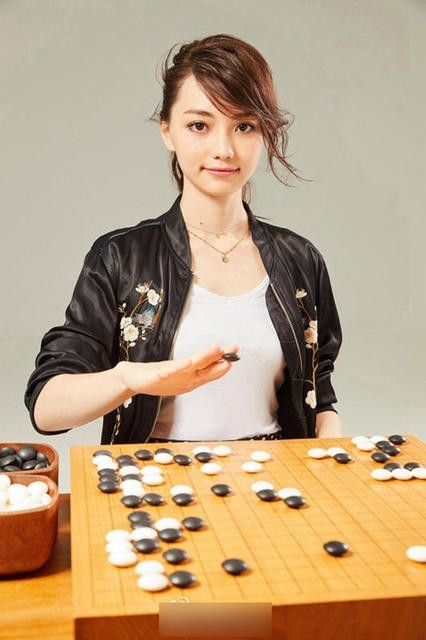 围棋女神黑嘉嘉宣布什么事了？