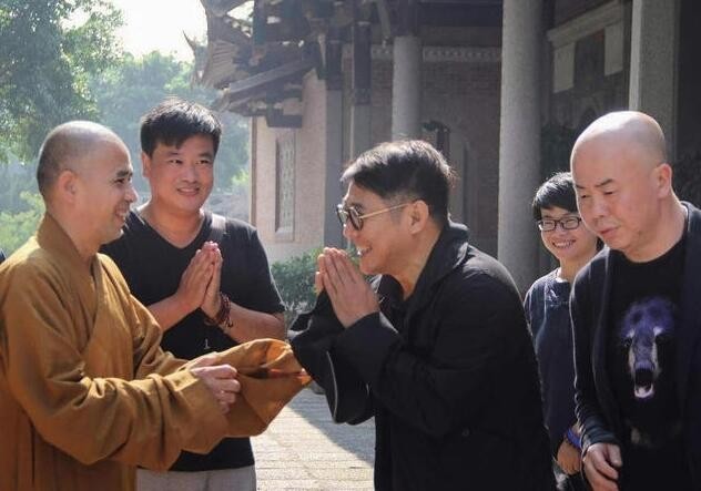 广化寺监院贤立法师及客堂法师接待了哪位？