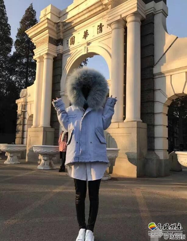 赵丽颖在清华大学门口为什么不敢露脸？