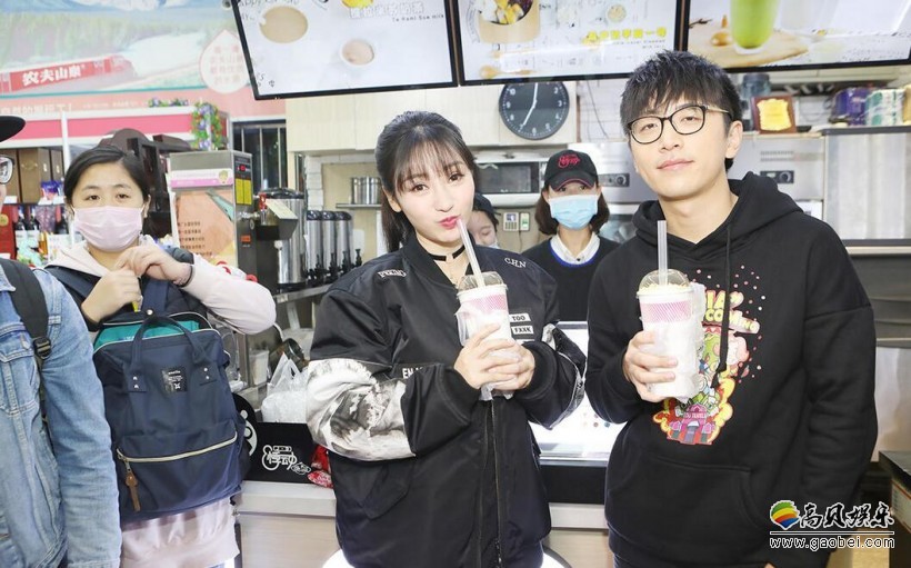柳岩秒变“奶茶妹妹”引围观了？