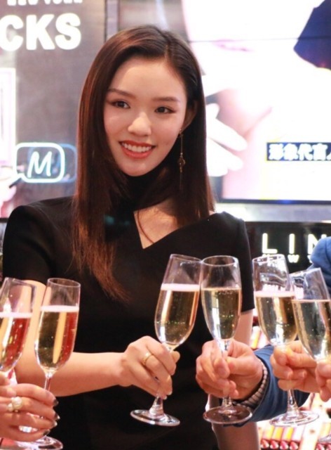 林允牙齿做了烤瓷牙？