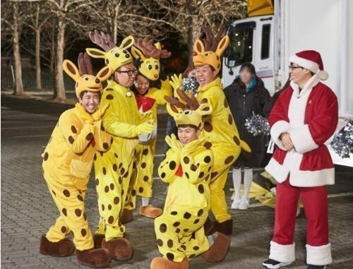 够拼的刘在石变身圣诞老人？