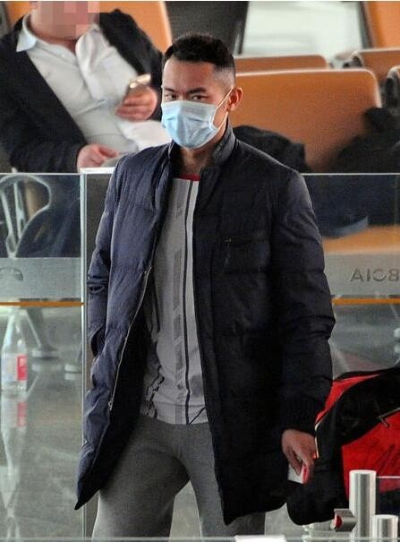 林丹“出轨门”后首次现身机场了？
