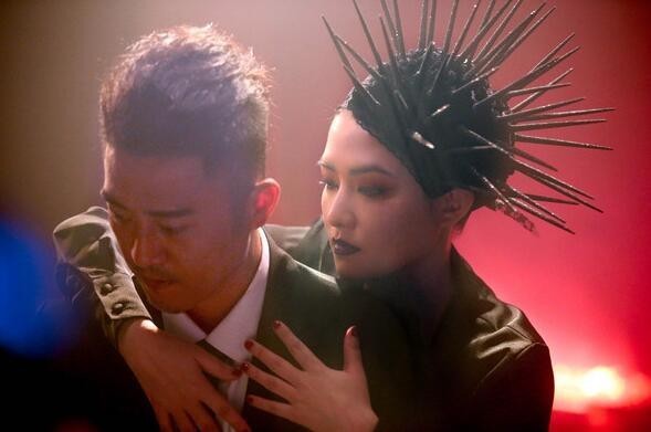 《不简单》首波主打单曲《巫露玛》请来谁合作呢？