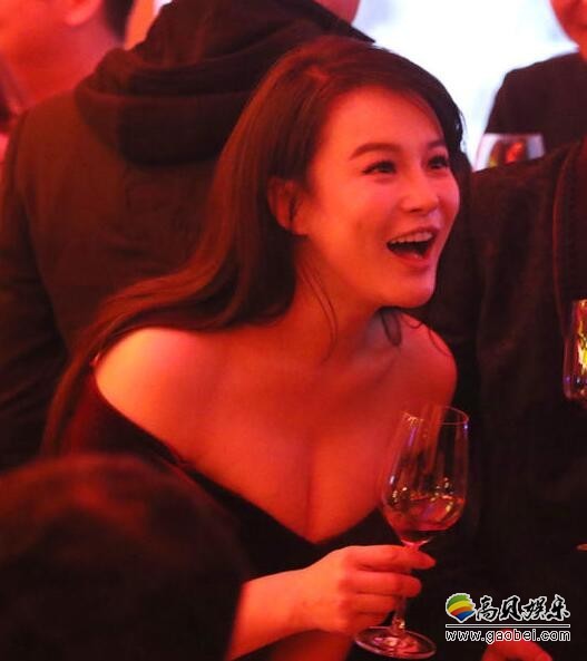 冉莹颖这事业线秀的一把汗？