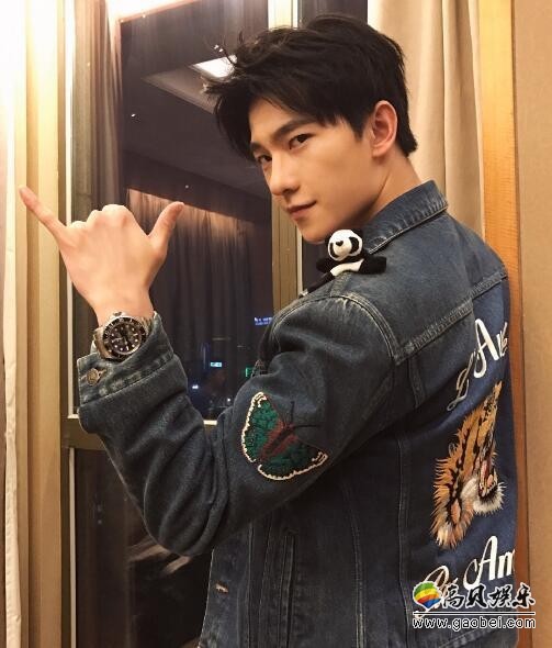 杨洋是怎样回应“倒模替身”一事？