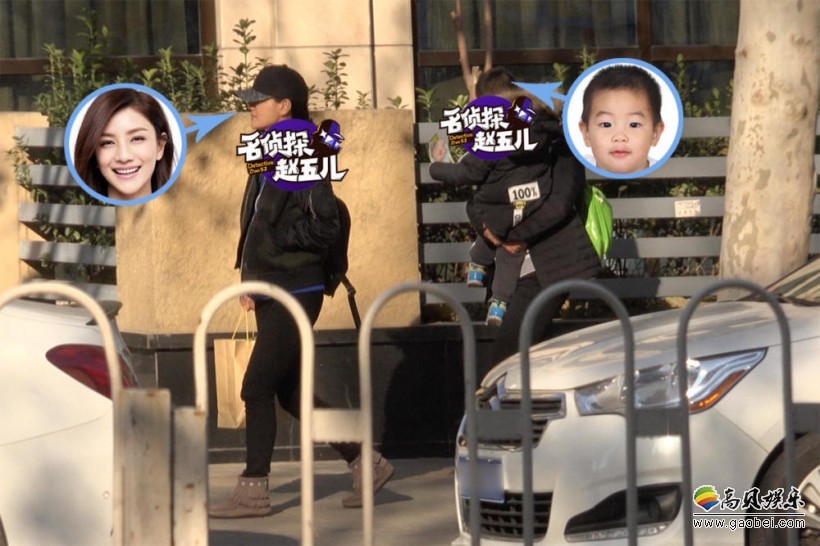 沙溢、胡可夫妇带着两个可爱儿子一起外出吃饭了？