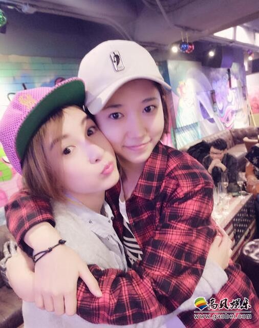 刘颖仪与快女洪辰在一起共度圣诞节了？