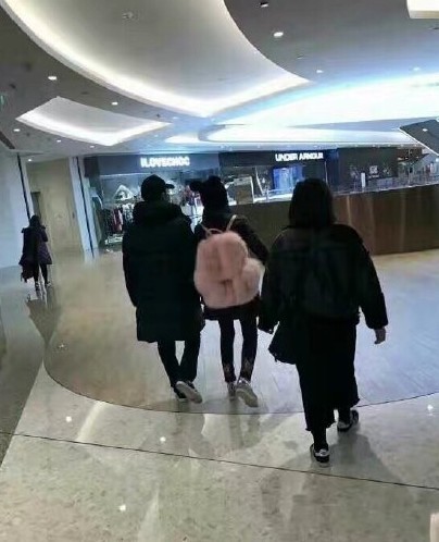 有网友晒出偶遇范冰冰李晨的照片