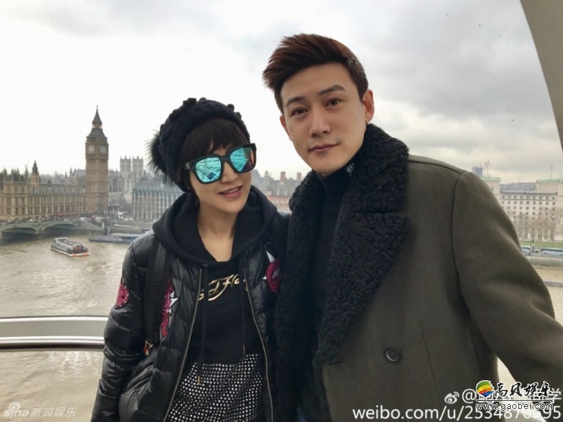 鲍蕾晒出一家人游伦敦的照片