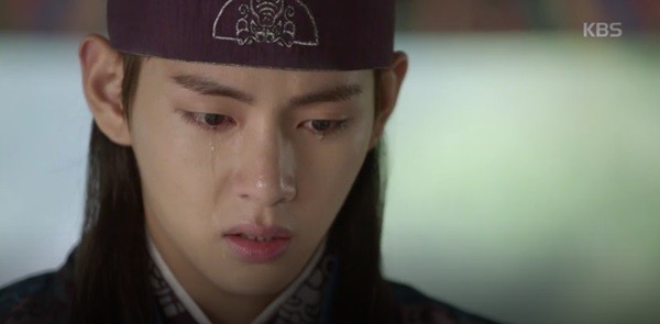 防弹少年团成员V（金泰亨）展现了泪水演技