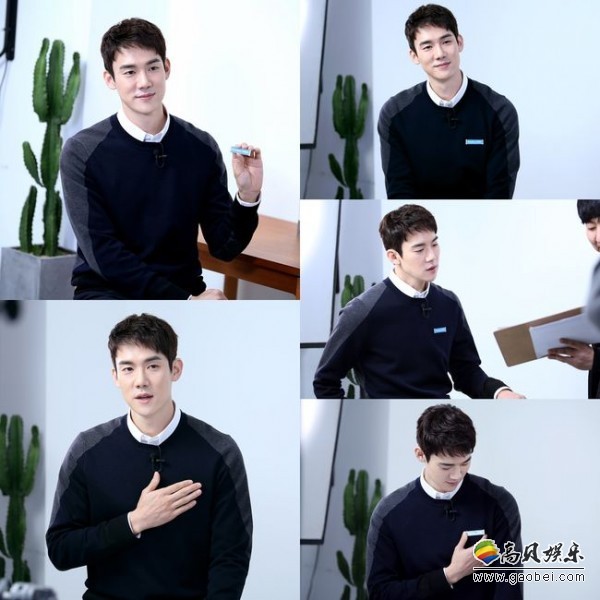 柳演锡露出了温暖的微笑，令整拍摄现场显得格外闪耀