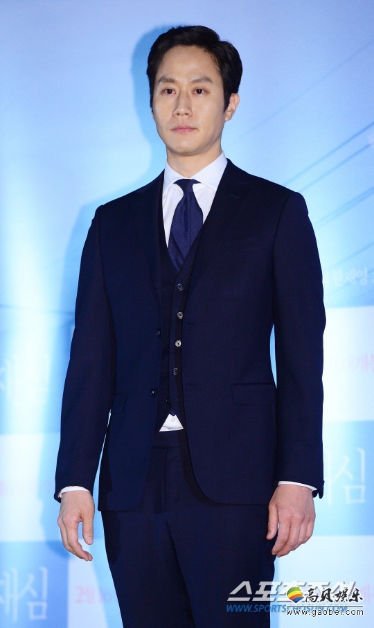 电影《再审》剧组在首尔往十里CGV影院举办了媒体试映会兼记者座谈会