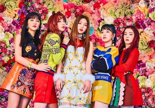 本月第一组回归的女团Red Velvet日前公开了主打歌“Rookie”MV