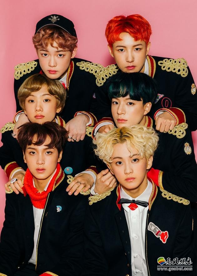 青少年组合NCT DREAM的首个单曲专辑《The First》8日晚即将揭晓