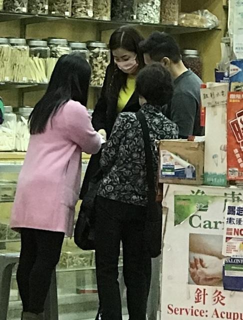 老公郭可颂全程小心翼翼扶实熊黛林