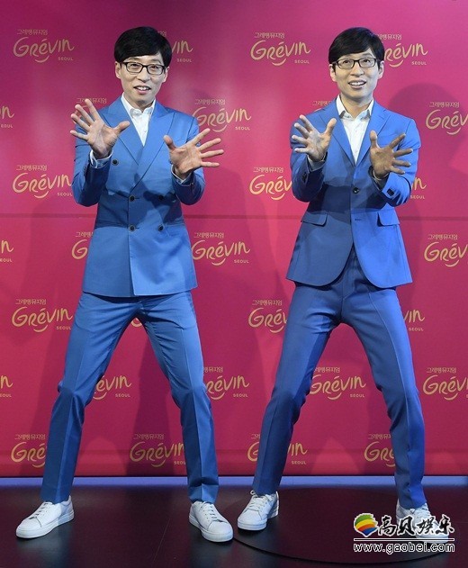 刘在锡的蜡像正式在世界名人蜡像馆——格雷万蜡像馆中亮相