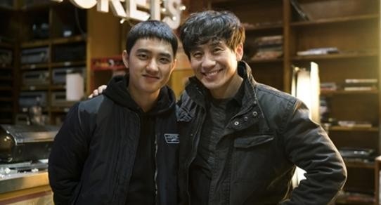 演员申河均和EXO都暻秀等人主演新电影《7号室》 演员申河均和EXO都暻秀等人主演新电影《7号室》