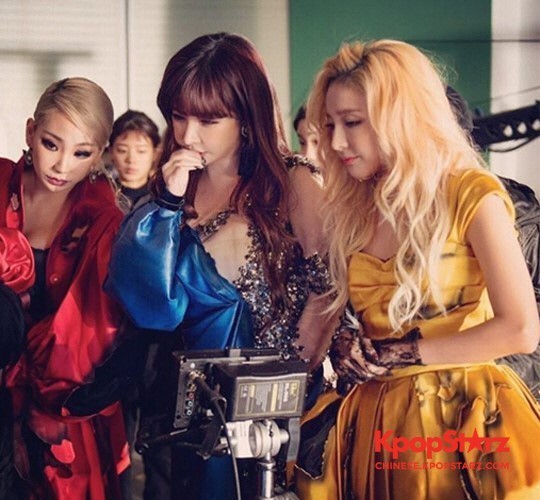 朴春通过个人SNS公开了与sandara、CL的合照，为CL庆生