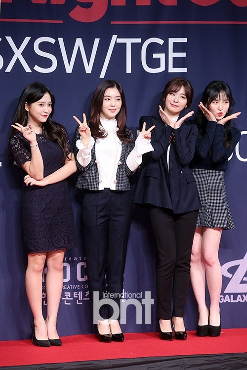 韩国女团RedVelvet等出席了2017K-POP海外showcase记者见面会