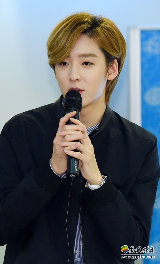 韩国男团U-Kiss成员Kevin将在与公司的协议到期后正式退出组合