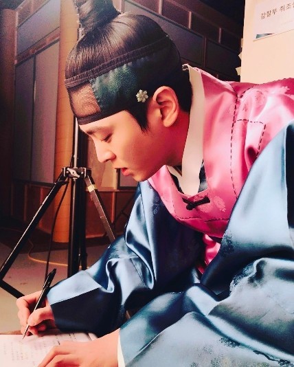 演员周元通过Instagram并公开了一张照片