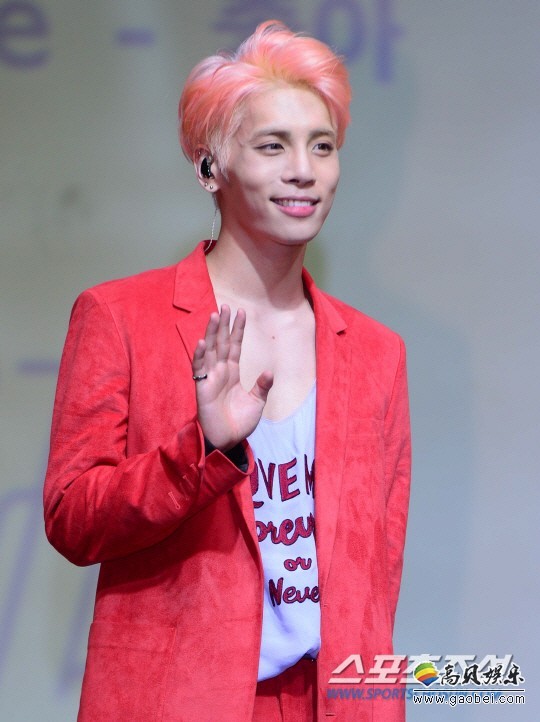 男团SHINee钟铉将退出《蓝色之夜》节目