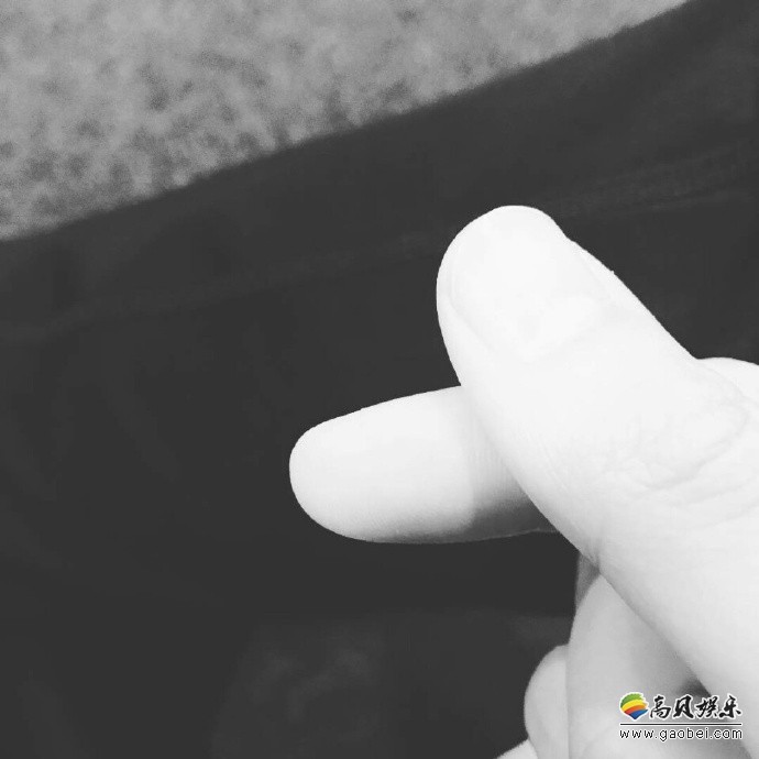 久未有更新SNS的EXO伯贤今日终於出现了