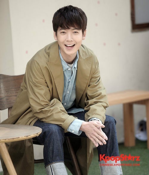 演员郑敬淏在接受了媒体的采访谈到了女友少女时代成员秀英