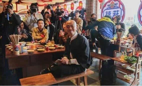 用牛血兑水冒充鸭血直供给包贝尔所开辣庄火锅