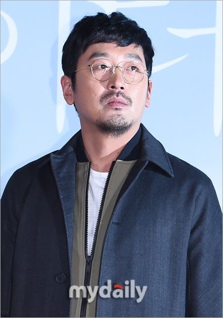 河正宇，车太贤出演的电影《与神一起》本月22日顺利杀青