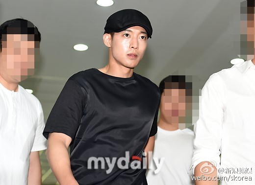 韩国艺人金贤重酒驾一案近日被警方以起诉意见移送至了检察院