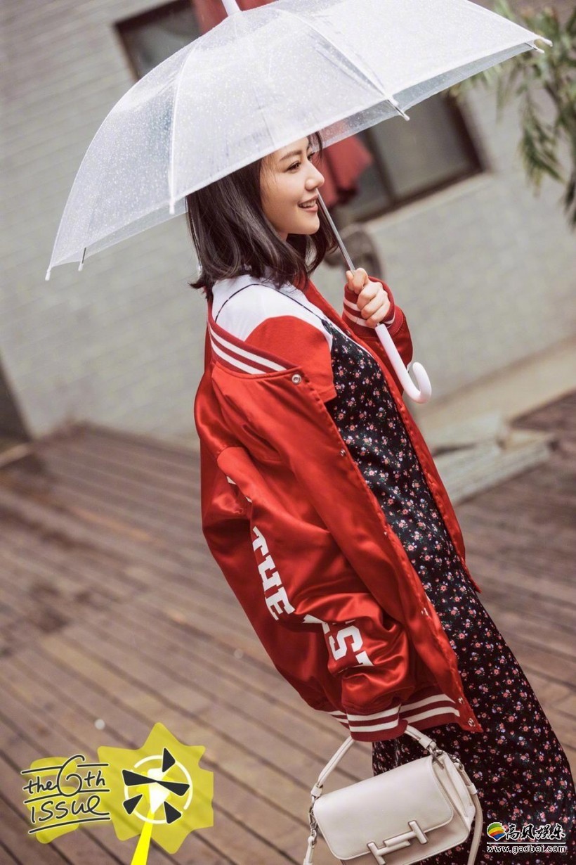 美丽人妻高圆圆最新早春街拍曝光