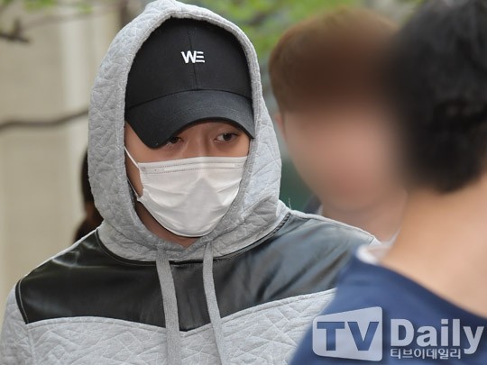 朴有天在首尔江南区政府的社会服务工作完下班