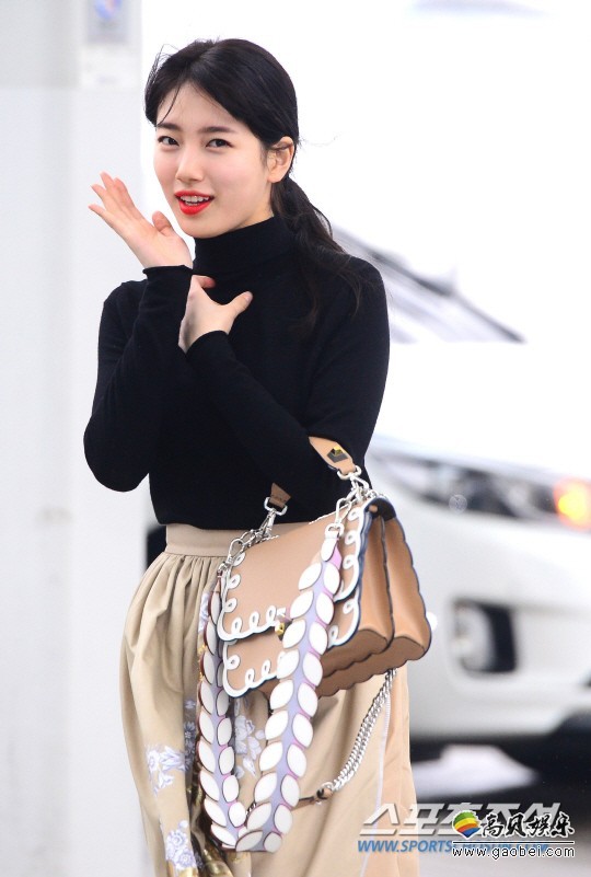 歌手兼演员秀智尚未与JYP娱乐续约