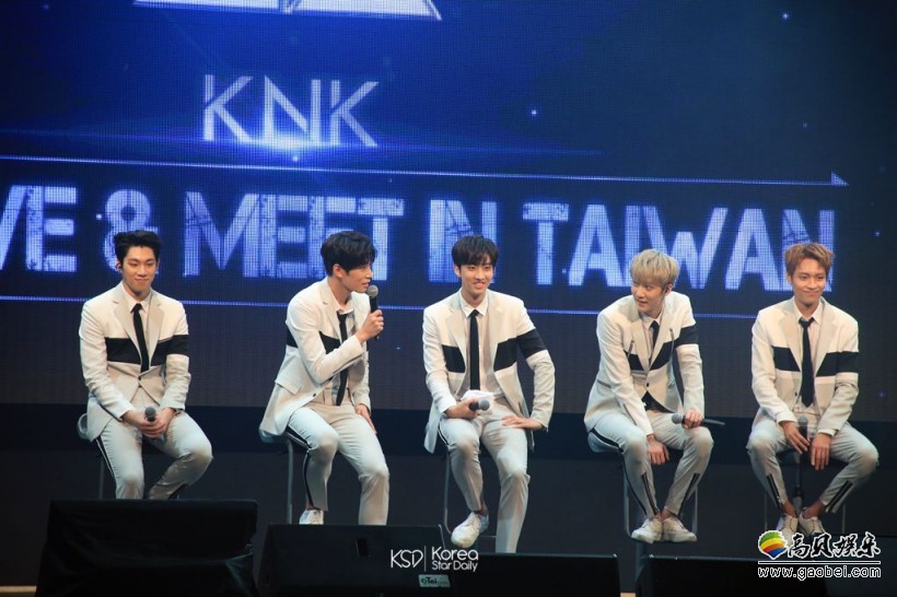 平均身高185公分的男团KNK於台北ATT举办粉丝见面会