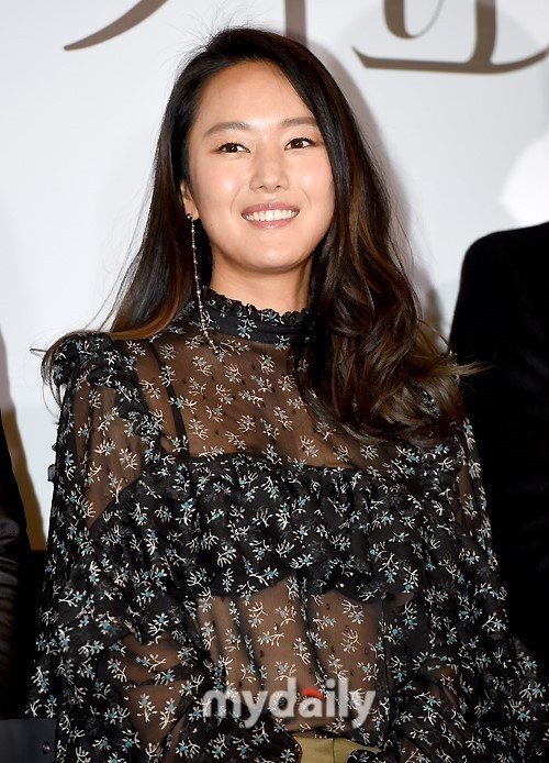 韩国女艺人尹珍序将于本月30日与男友举行婚礼