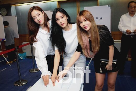 韩国女团T-ara现身参加“第19届总统选举”事前投票