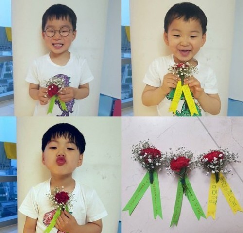 韩国演员宋一国在ins上上传了宋家三胞胎的照片