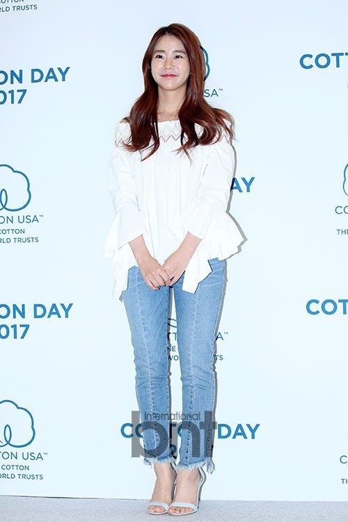 韩国歌手韩胜妍出席“COTTON DAY 2017”活动
