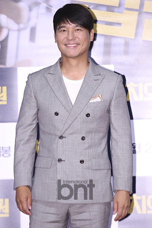 任昌丁的妻子于10日上午11点45分顺产了一名3kg的男婴