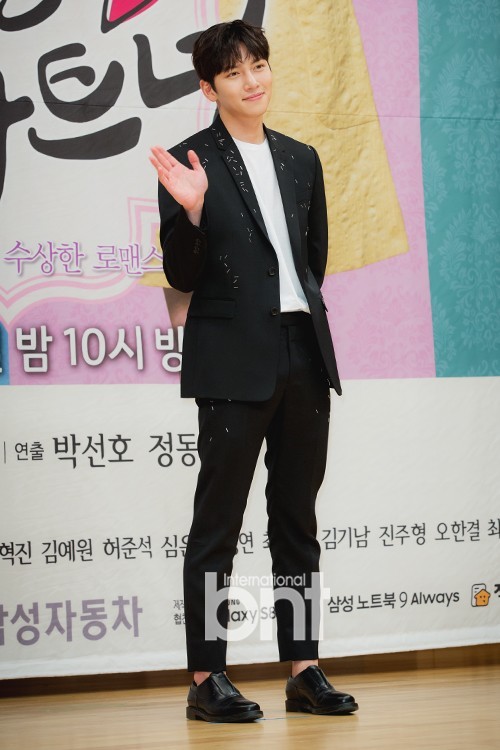 《奇怪的搭档》制作发布会在首尔木洞SBS大楼举行