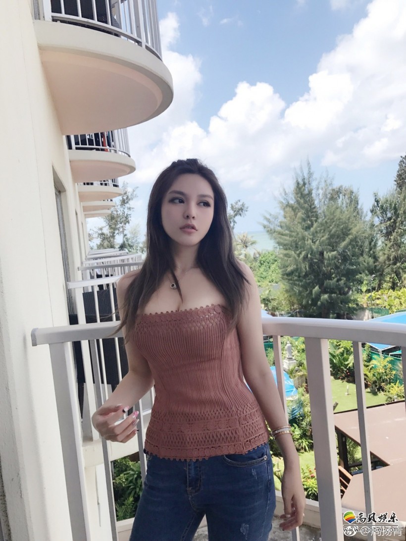 罗志祥网红女友周扬青在微博晒出一组美照