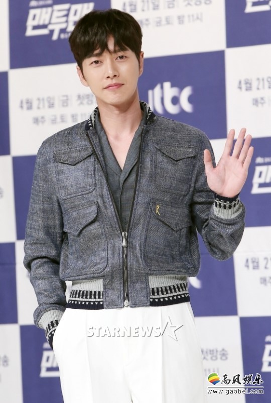 韩国演员朴海镇将出演电视剧《四子》的男主人公