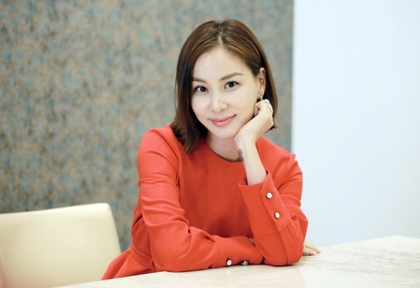 演员高小英在江南新沙洞某咖啡厅接受了媒体的采访