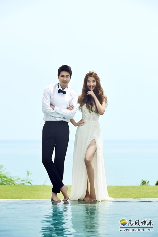 韩国女演员尹素伊与音乐剧演员赵成允举行了婚礼