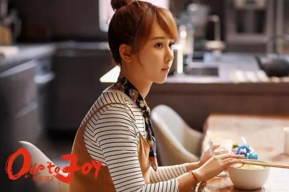 杨紫通过微博晒古装照，并回应被骂