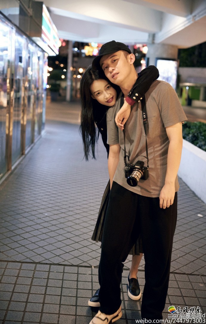 孙怡挺着孕肚与老公董子健陪婆婆王京花吃饭