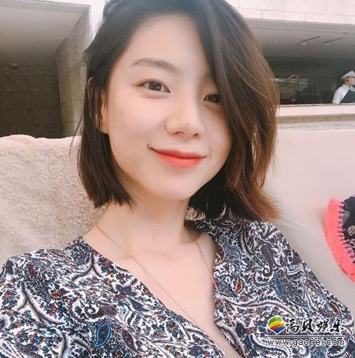 韩国女艺人朴秀珍昨天在社交网站发布了两张自己的照片
