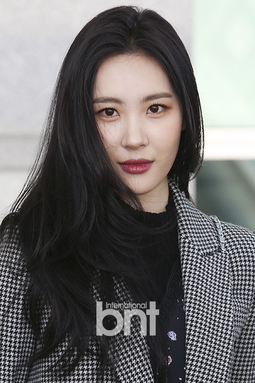 韩国歌手宣美方面30日对有关7月solo回归的传闻做出回应